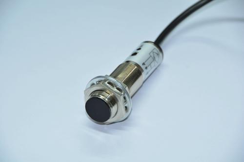 河北光电开关厂家PM18漫反射式检测黑色物体技术解析
